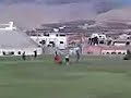 اللاعبون قاموا بقص العشب الطويل في ملعب الفارعة وذلك بمساعدة المسؤول عن الماكنة وقد استمرت عملية التنظيف اكثر من 5 ساعات