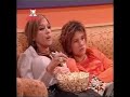 Sonia y Marizza miran una pelicula Manele-Gratis.net