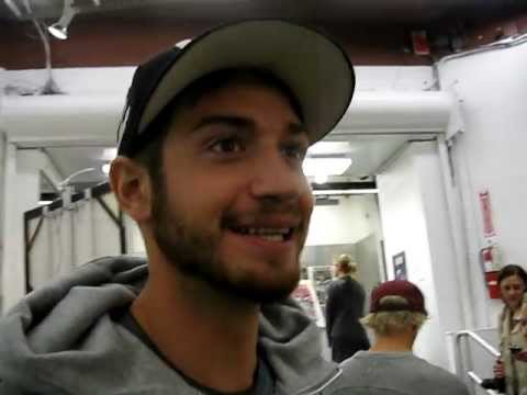 SnowboardSecretsTV - Jack Mitrani keeps it quick and perky while competing for the title of fastest talking snowboarder. The Frends Crew chats us up, while twirling the handles a...