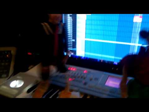 Musicologo, Perreo Masivo Con La Vecindad Del Chavo