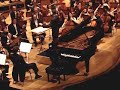 o talentoso pianista brasileiro fabio martino solando frente � osesp (orquestra sinf�nica do estado de s�o paulo) o final do 3� movimento do concerto n� 2 op. 50 para piano e orquestra de nicolai medtner, sob reg�ncia do franc�s sylvain gasan�on, em 7 de abril de 2006.