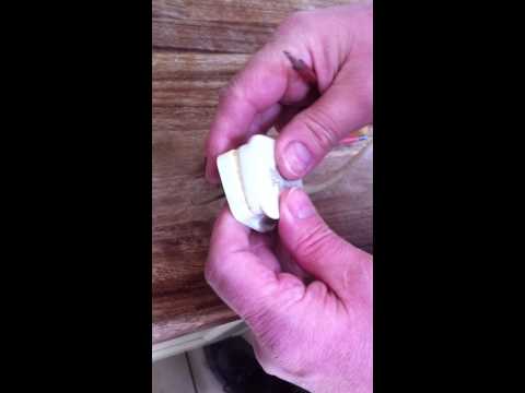 how to change a fuse in a plug uk