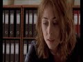 directora: paprika steen.
guionista: kim fupz aakeson.
actores: sofie gr�b�l (britt, una asistente social), michael birkkj�r (claes, su marido arquitecto), s�ren pilmark (nisse, amigo y compa�ero de claes), lena endre (vivi, mujer de nisse), karen-lise mynster (annette, la mujer que atropell� a la hija de britt y claes), laura christensen (malene, una madre joven). 

britt y su marido claes tratan de superar la muerte accidental de su hija adolescente, que fue atropellada por una mujer que conduc�a borracha. visto que las sesiones de terapia no les ayudan a superar el trance, deciden volver a sus respectivos trabajos. a pesar de que el silencio se ha interpuesto en su relaci�n y ni siquiera nisse y vivi, sus mejores amigos les pueden ayudar. ese camino largo y tortuoso les llevar� a ambos a la persecuci�n de imposibles, que les compensen de la p�rdida irremplazable de su hija. 
esta pel�cula supone el debut cinematogr�fico de paprika steen como directora de cine, en donde muestra un gran talento para captar situaciones dram�ticas. fue un gran �xito tanto de cr�tica como de p�blico. 
no es la �nica pel�cula que ha dirigido, recientemente estren�: til d�den os skiller (hasta que la muerte nos separe), una comedia protagonizada por sidse babett knudsen.
lad de sm� b�rn me consta que ha sido estrenada solo en la televisi�n argentina con el t�tulo ingl�s aftermath, que traducido es algo as� como secuelas. no est� disponible en castellano aunque s� en ingl�s.