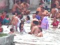 India, purificarse en el río Ganges