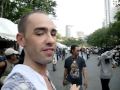 Farang Threatens To Burn Down Central World After Looting It.