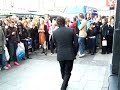 instore dennis uit de gouden kooi frs den bosch