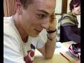 une petite d�monstration d'argot bouzinier par cy, il nous raconte l'histoire du platrier unijambiste et schyzophr�ne qui avais un mouchoir en peau d'airbus a380; une vielle l�gende qui date de -15 avant mon beau fr�re