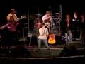 Mindy-Rose-performin