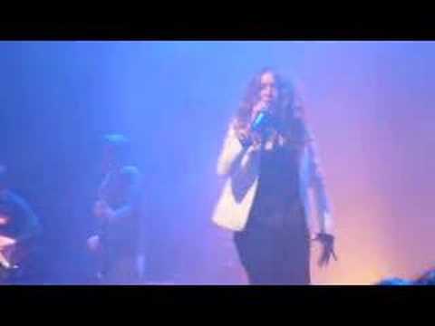 บิวตี้ฟูล - Palmy, a famous thai singer, came to London to play a concert on Sunday 20th January 2008, at Indigo O2 arena. This song called