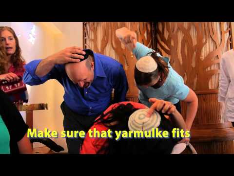 Apple Honey - A Rosh Hashanah New Year's Music Video from the clergy, educators and staff at Temple Sholom in Vancouver BC. We are a Reform Congregation that honours and s...
