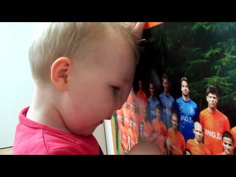 Noah, 2 ans, parvient à nommer toute léquipe des Pays Bas