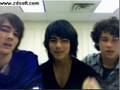 Jonas-Brothers-on-Ju