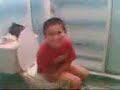 Niño Cabezon Cagando Niño Cabezon Cagando