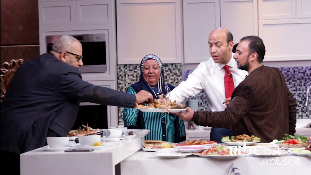 #الحكاية | بيومي فؤاد وعمرو أديب وصراع في أكل السمك