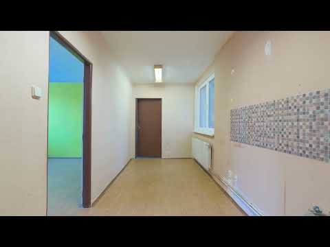 Video Investiční příležitost u Prahy: dům k rekonstrukci na rovinatém pozemku 828 m2 v Chrášťanech u Prahy