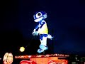 回るトラッフィー(世界陸上大阪マスコットキャラ)