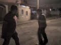 Un pobre diablo que quiere que le enseñen a pelear, pero lamentablemente es un estupido.... fijense lo que le pasa y aun asi se cree la gran cosa el pobre mocoso ajajajajajaja..........