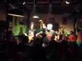 videos de O Sonoro Maxín - Esta noite traio un paraugas e Licor Café