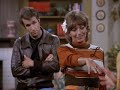 Fonz Finds Mork A Date