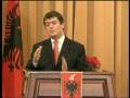 videos de Presidenti Topi i kthen parlamentit Kodin