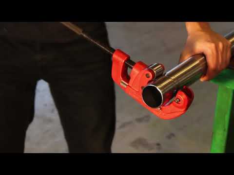 Видео: Труборез D10 - 60mm / 1/8" - 2" UNIOR 626190