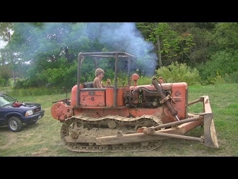 Allis - Bull Dozer Cold Start. HD 6. This thing started too easy. shes a little smokey.