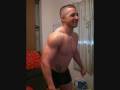 videos de Hot half naked guy on the Wii Fit