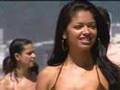 Thatiana Pagung mostra o fio dental das praias