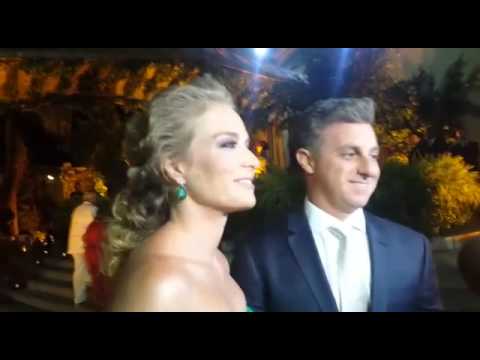 Angélica e Luciano Huck no casamento de Fernanda Souza e Thiaguinho Barbosa