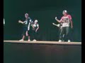 uma apresentação de hiphop com break e movimentos com gabriel,digão,bosta,juliano,felipe...
