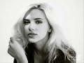 http://www.myspace.com/tributetoscarlett

scarlett johansson is on cover of elle for november 2007.
this is the 