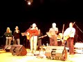 diweddglo gig dafydd iwan & john ac alun a'r band yn y galeri, caernarfon, chwef07