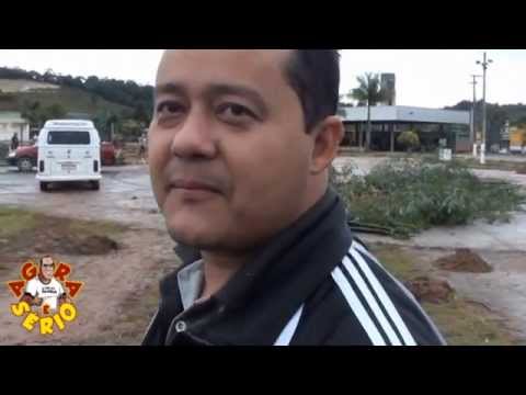 Kiko foi ungindo pelo "pastor" dos los ping&atilde;o