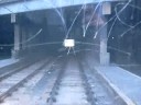 14-es villamos ablaka összefírkálva,a villamos szélvédője összefírkálva