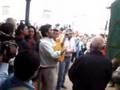 andares cantadole a su simpecao
