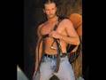 HOMBRES BELLOS