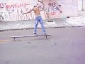 elvis pegando corrimao de fift