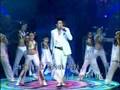 dick lee sings rasa sayang at 2004, 30th anniversary concert