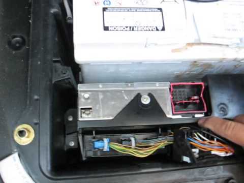 How to Remove Radio / Tuner from BMW X5 2005 for repair.