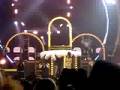 Fashion Rocks 5 - Rihanna sings Vogue
