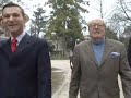 france, saint-cloud : le pr�sident du front national (fn), jean-marie le pen, a vot� � saint-cloud (92) dimanche 14 mars au premier tour des �lections r�gionales. sa petite fille marion mar�chal-le pen a vot� en m�me temps que lui.