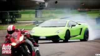 Lamborghini LP570-4 Superleggera vs Aprilia RSV4 Superbike - Auto Express 
