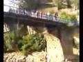 videos de salto de un puente en boltaña 2