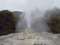 [NZ] Lady Knox Geyser - Wai-o-Tapu Thermal Wonderland - Rotorua