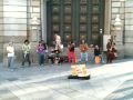 Cantadores en plaza Cataluña