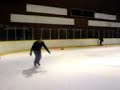 Auré lance un slam sur la patinoire mulhousienne
