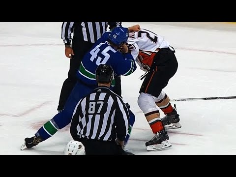 Video: Puck drops, Michael Chaput and Chris Wagner drop the gloves