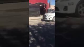 Ciudadano Tapa Bache Y Policía Lo Multa - Mexicali