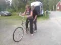 Syster yster cyklar tv�rtemot!!