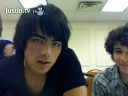 joe jonas... whats up? *he blows a kiss*